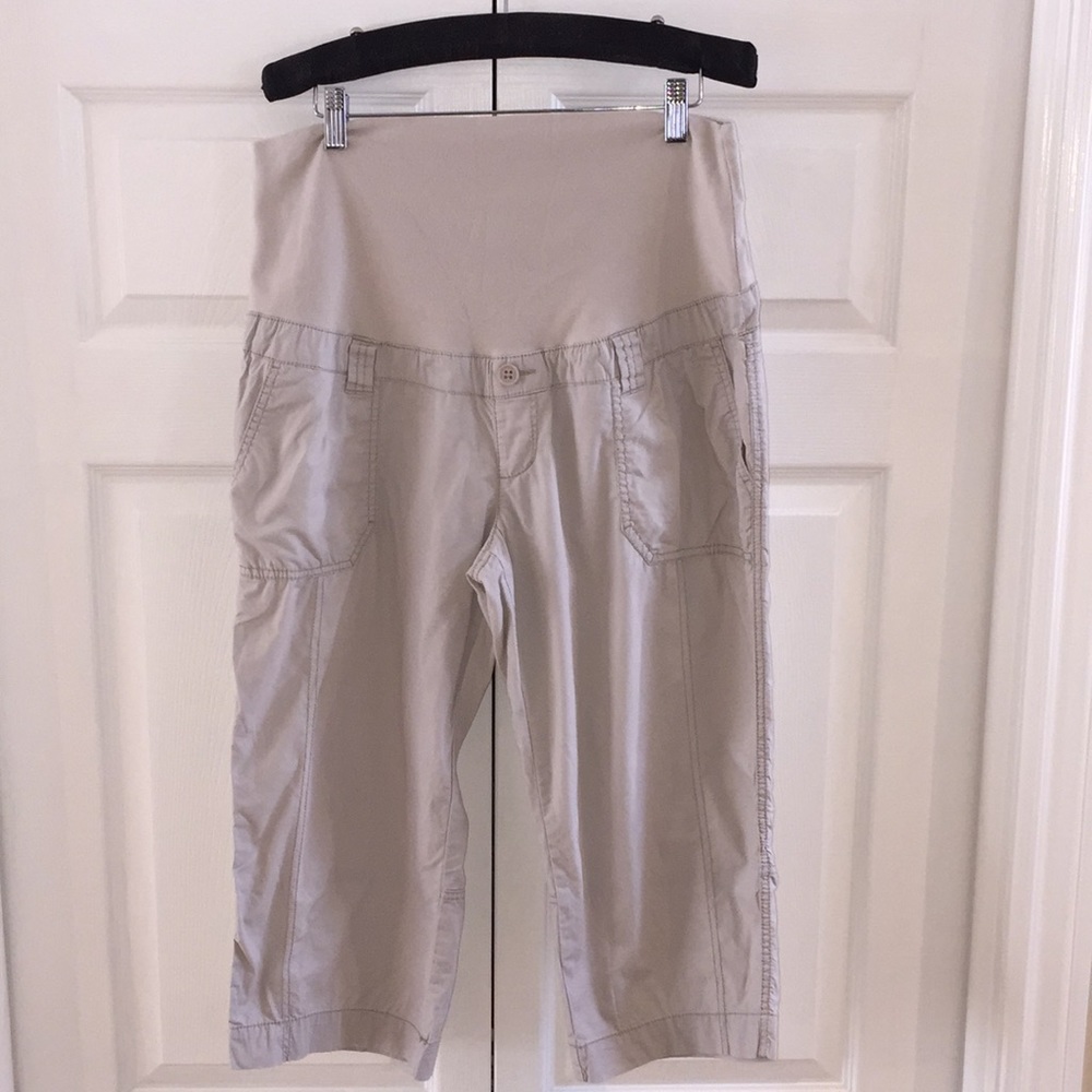 Thyme Maternity Ladies Cargo Capris Beige Size Large